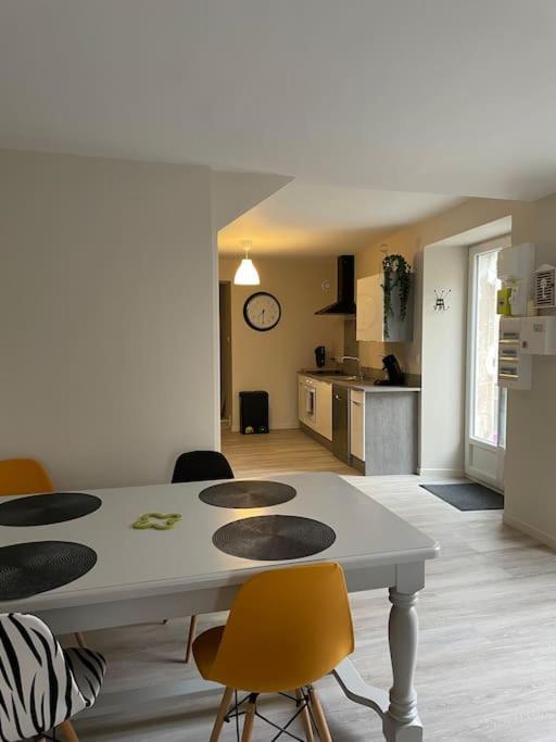 Maison Du Bourg Pasteur Casa de Férias Le Moulinaud